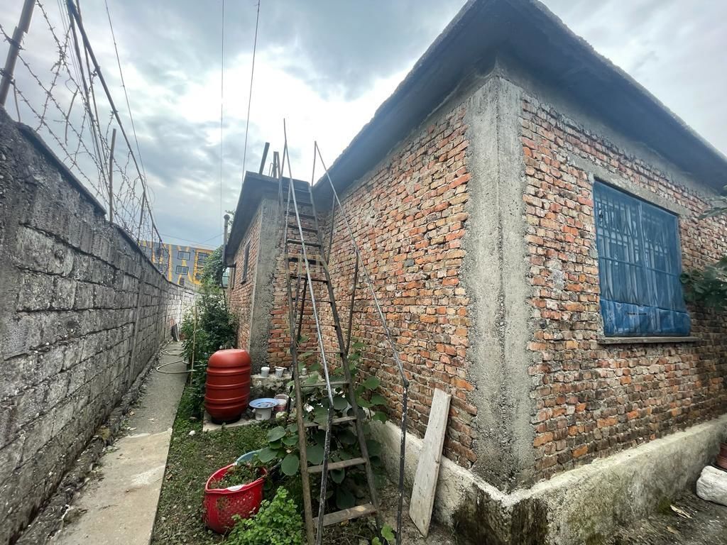 PRIVATE HOUSE + LAND FOR SALE IN RUS 150,000 €