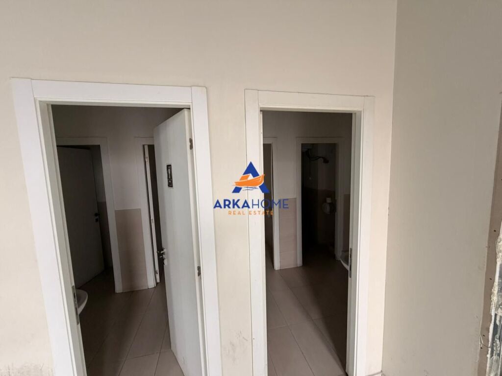 LOCALE UFFICIO IN AFFITTO 1077M2 "A ZOGU I ZI" 15.000 EURO TRATTABILI