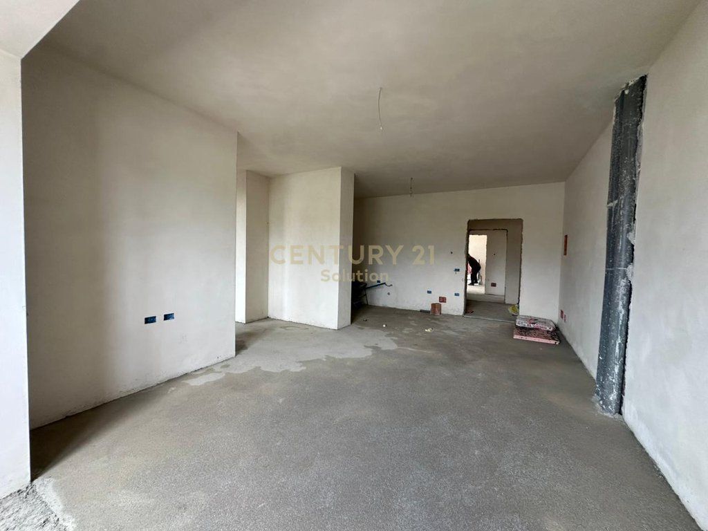 SHITET APARTAMENT 2+1 NE PASKUQAN