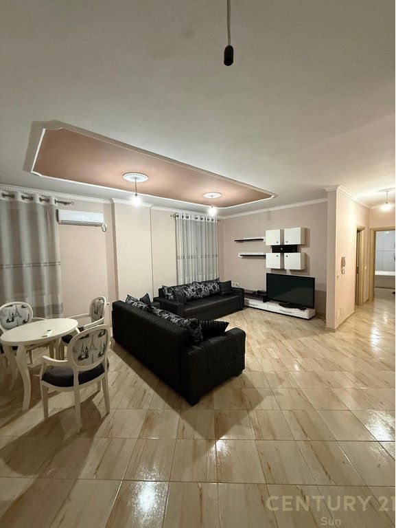 VENDESI APPARTAMENTO 2+1 CON GARAGE A AMERICAN 3