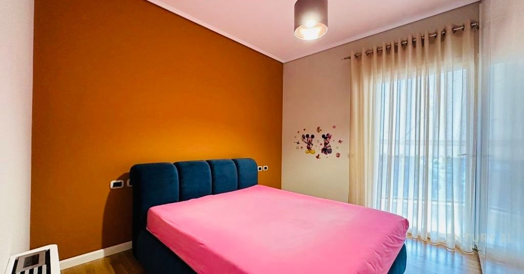 Apartament 1+1 me qira tek Kopshti Botanik prane Xhamise!