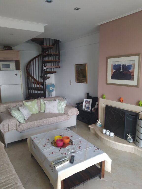 Maisonette në fshatin Piqeras