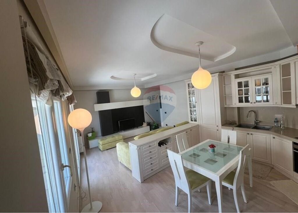 Duplex per shitje me pamje nga Liqeni i Thate! ID: 530181095-240