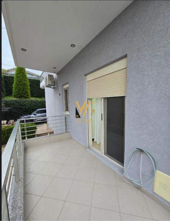 JEPET APARTAMENT 1+1+BLK ME QERA TE QYTET STUDENTI 450 EURO