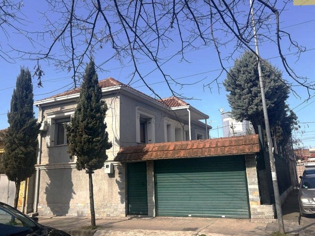 Qera, Vilë, Selvia, Tiranë