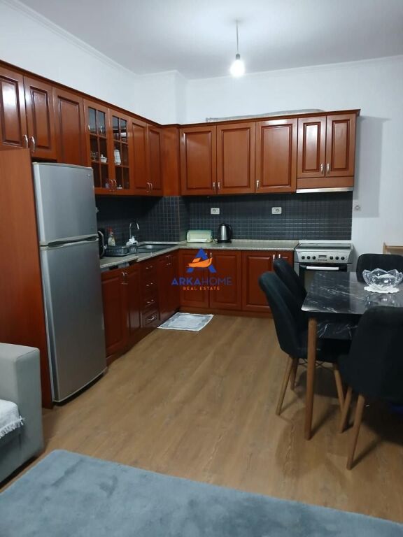 AFFITTASI APPARTAMENTO 2+1+BALCONE "FRESK" 42000 LEKE