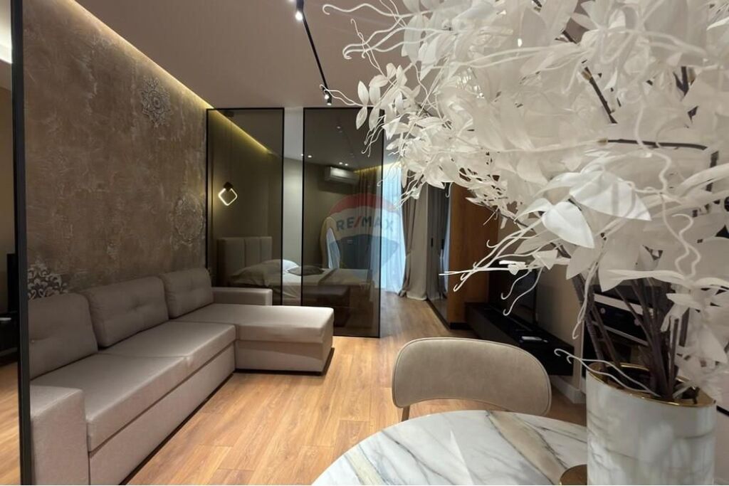 🏡 Super Studio Apartament për shitje – Sheshi Skënderbej