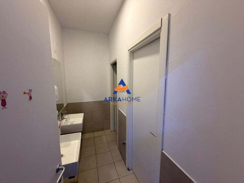 LOCALE COMMERCIALE/UFFICIO IN AFFITTO 361M2 "TE ZOGU I ZI" 5700 EURO (TRATTABILE)