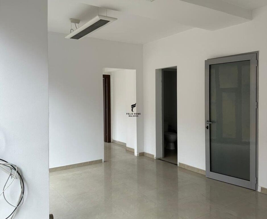 UFFICIO IN AFFITTO 60 M2 NUOVO MERCATO 70.000 LEKE FH-65996