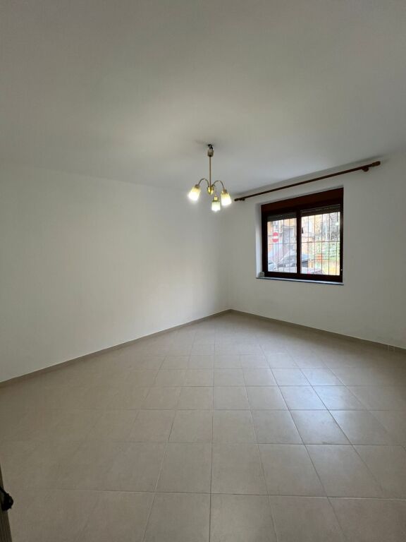 Zyrë me Qira – 21 Dhjetori, Tiranë
