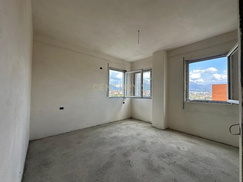 SHITET APARTAMENT 2+1 NE PASKUQAN!