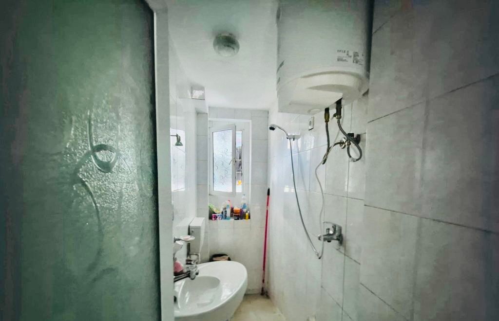 Apartment 1+1 for sale – Kavaja Street, near Garden Building!