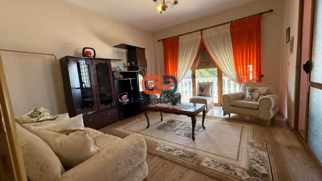 In Korce, 3-Storey Villa for Sale, Ideal for Living and Investment!