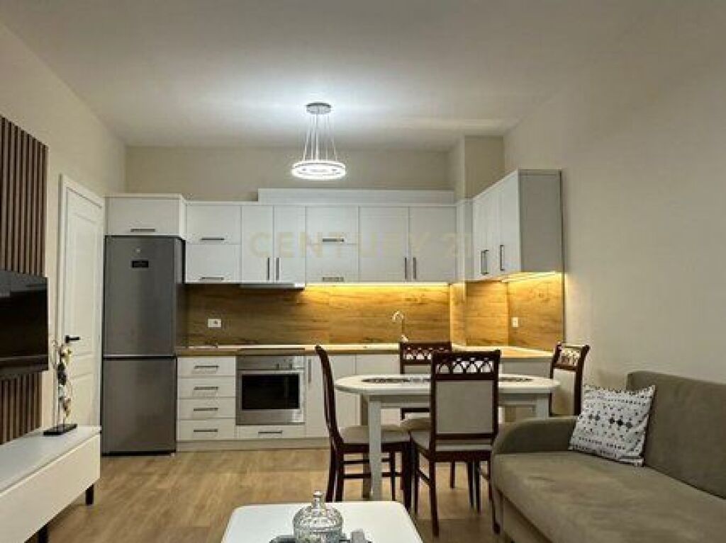 Apartament 1+1 me Qira  1post parkim tek 5 Maji!
