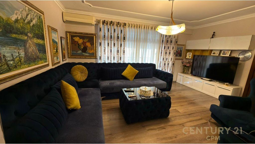 Apartament 2+1+2 per shitje te Rruga e Kavajes