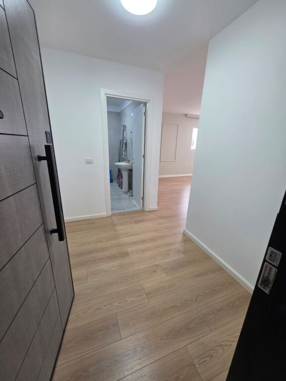 Apartament 2+1 me qira Kombinat