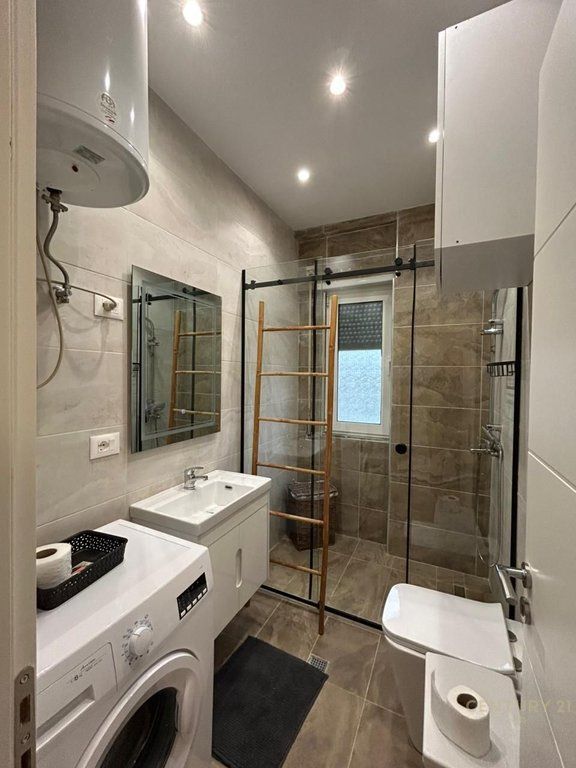 Appartamento 1+1 in affitto a Komuna e Parisit, Via Prokop Mima.  650/mese