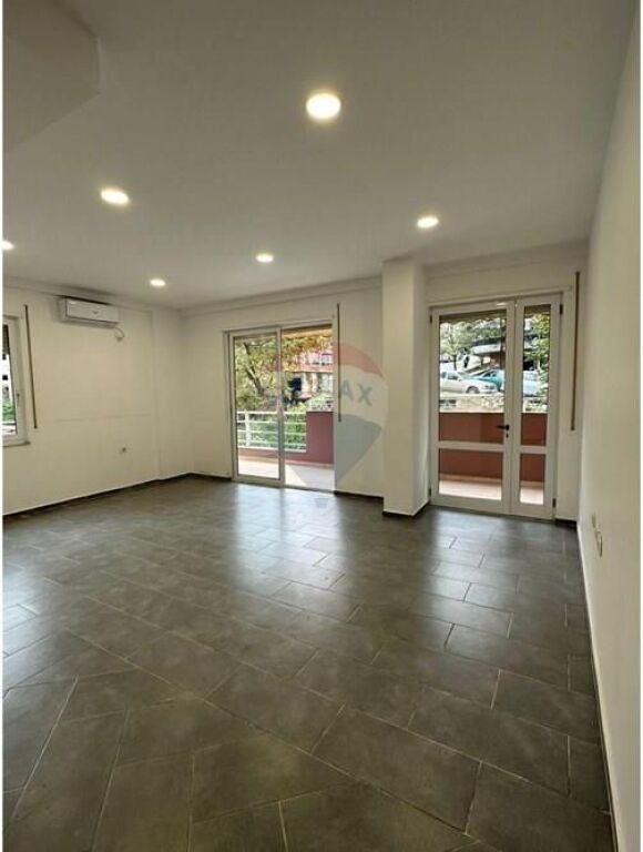 Apartament - Për Qira - Rruga Muhamet Deliu, Tiranë