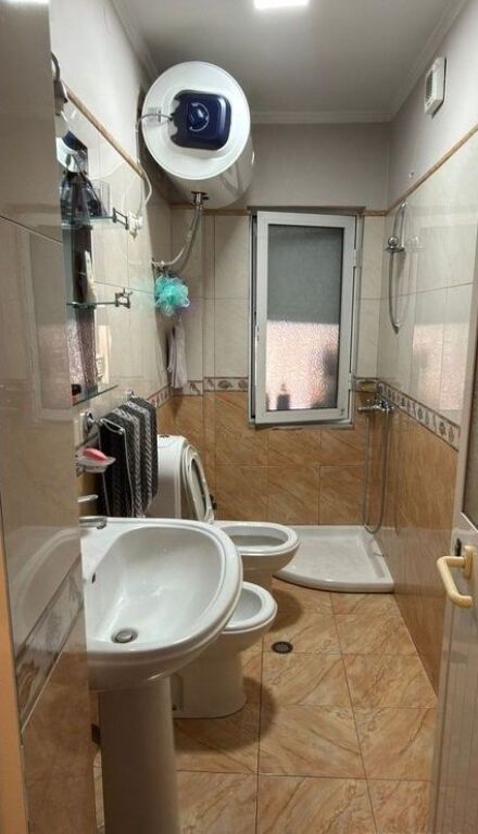 Apartment 2+1+2 for sale on Naim Frasheri Street