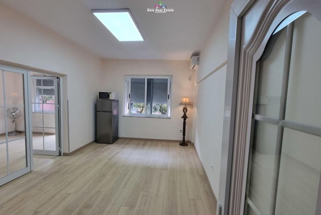 Zyre me Qera Tek Mine Peza (ID BZ2895) Tirane
