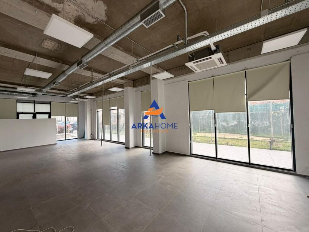 LOCALE COMMERCIALE/UFFICIO IN AFFITTO 361M2 "TE ZOGU I ZI" 5700 EURO (TRATTABILE)