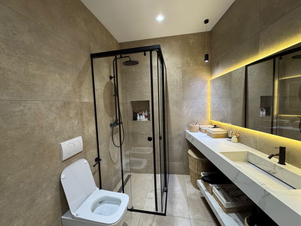 Super apartment 3+1+2 for sale at Lake view Residences, Kosovareve Street