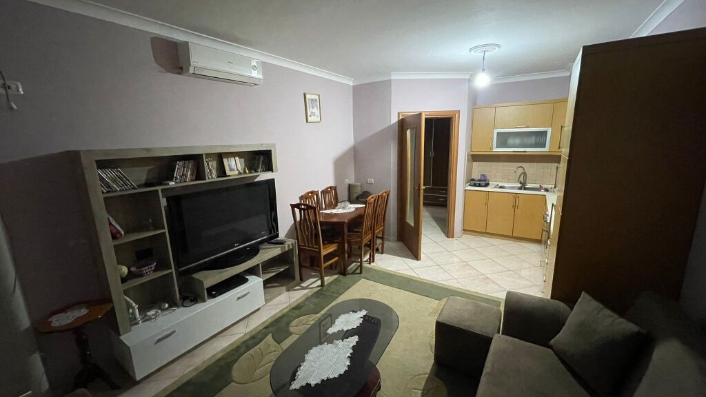 Affittasi appartamento 1+1, vicino a Casa Italia.