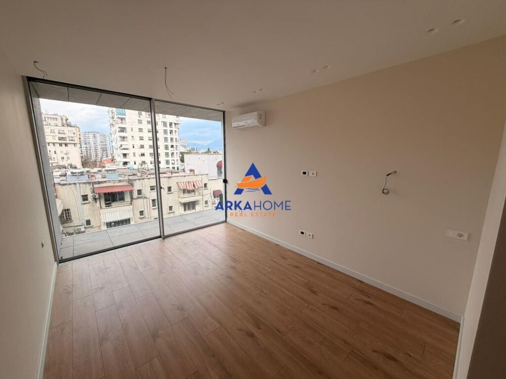 FOR RENT APARTMENT 3+1+2 BALCONIES FOR RESIDENTIAL/OFFICE "IN BLLOK" 4000 EURO (NEGOTIABLE)