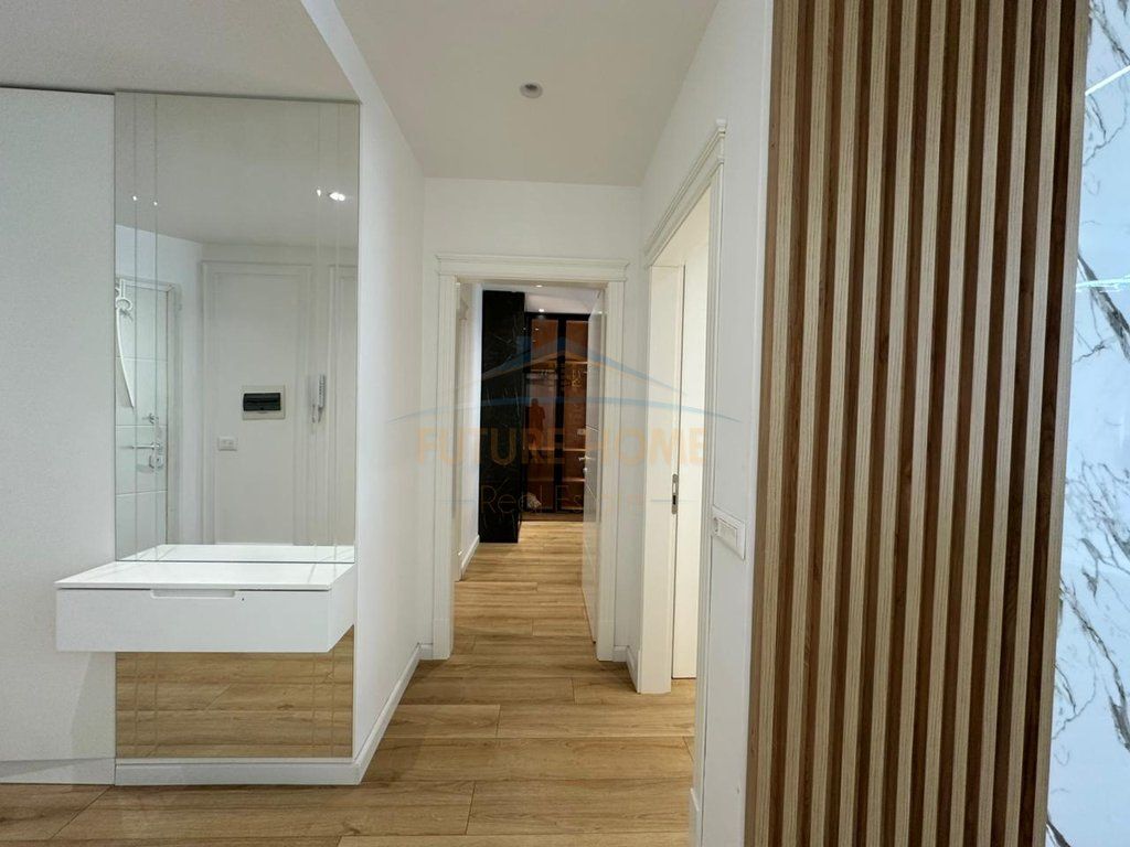 Qera apartament 2+1+2+poste parkimi, Ish parku i autobuzave
