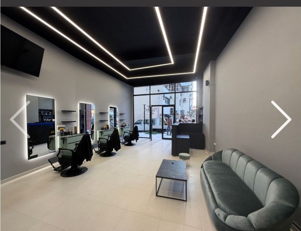 Shitet biznesi Barber Shop modern te Pazari ri