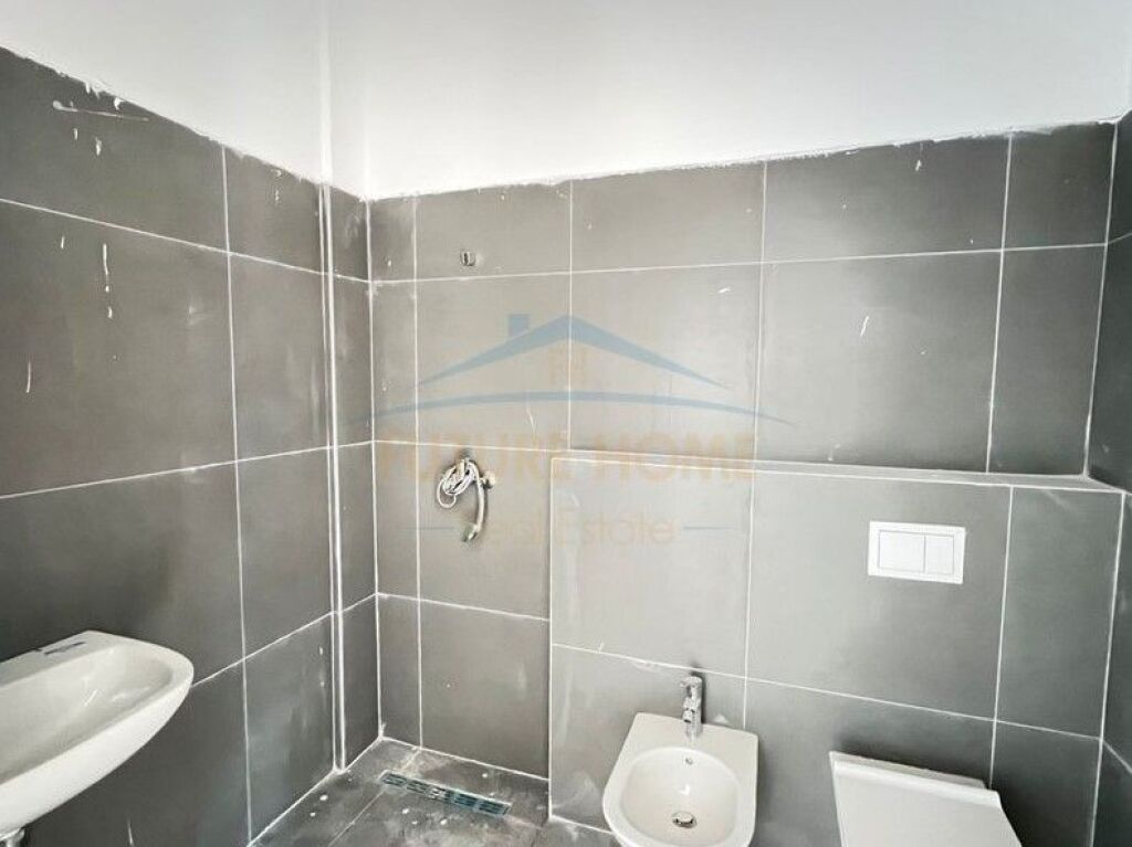 In vendita, Appartamento 2+1+2+ Posto Auto, Via Sadik Petrela, Complesso ASL 2