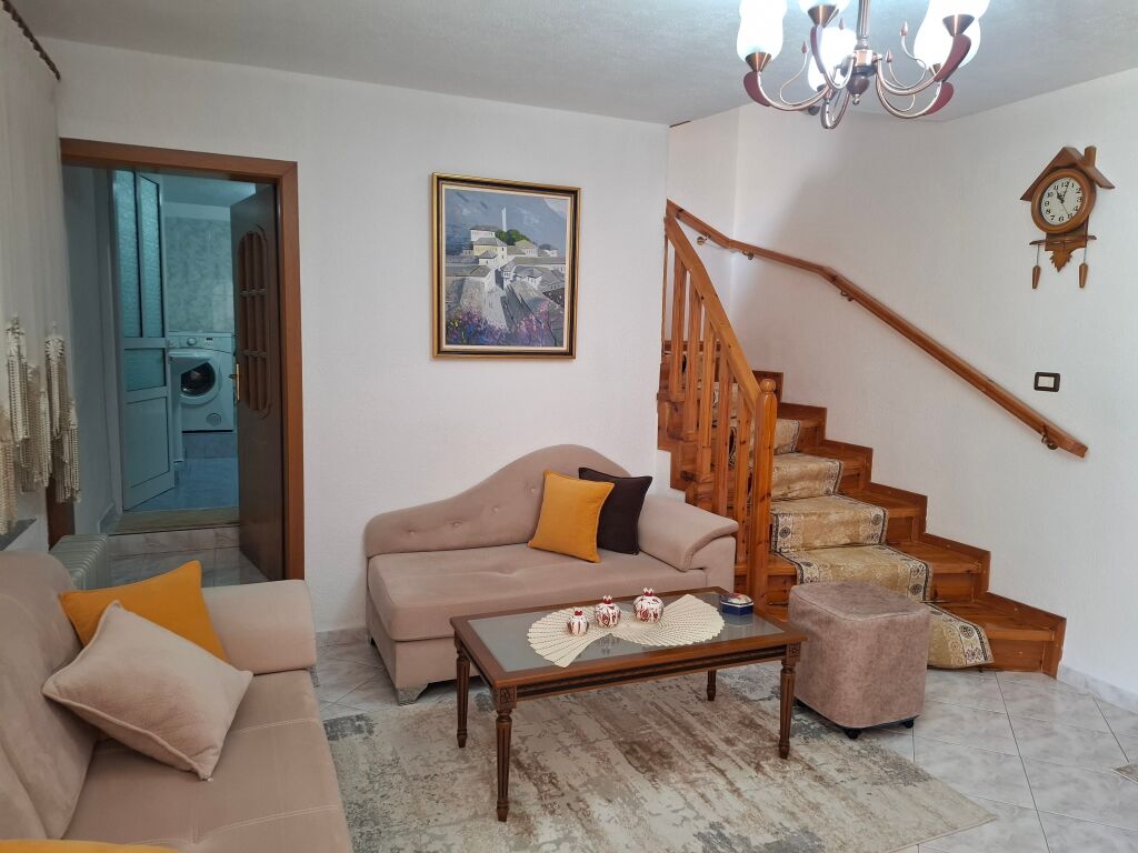 VILLA IN VENDITA  DUNAVAT  2 GJIROKASTER
