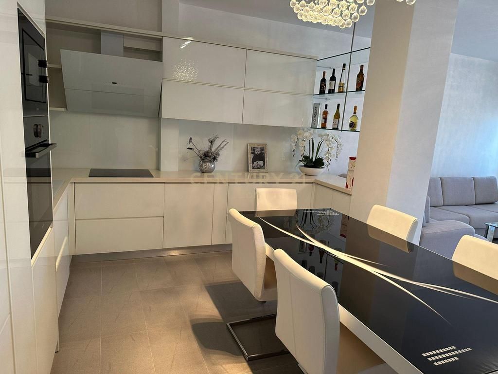 Appartamento 2+1 in affitto vicino alla Scuola Eftali Koci, Durrës!