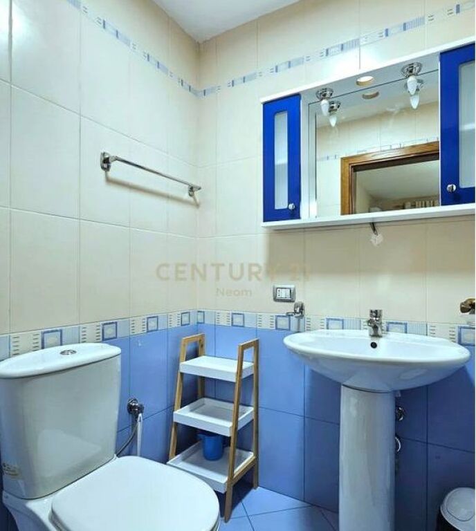 Apartament 2+1+2+ Post Parkimi , Liqeni i Thate