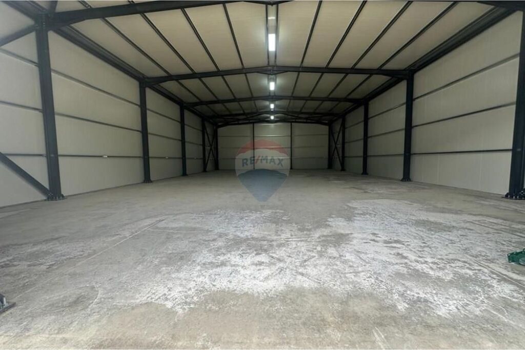 Shop/Warehouse - For Rent - Myslym Keta Street, Tirana