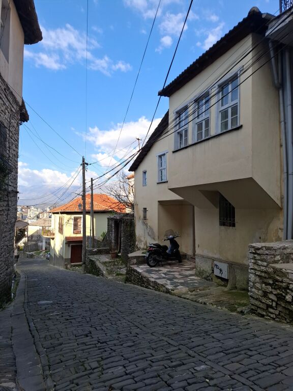 PRIVATE HOUSE FOR SALE VAROSH GJIROKASTER