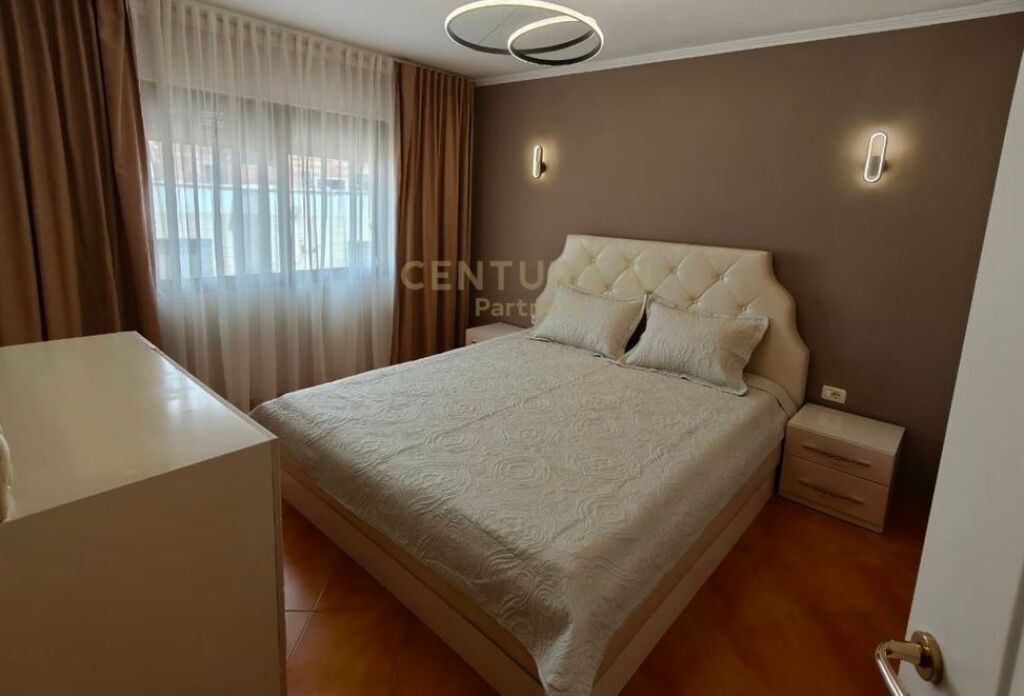 Apartament 1+1 ne shitje prane Viles Gold, Rruga e Dibres