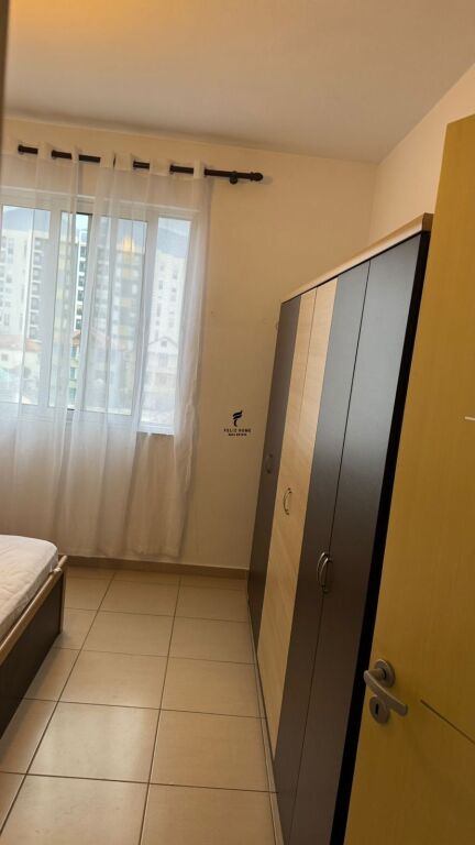 APARTAMENT ME QERA 1+1 RRUGA 5 MAJI 450 EURO FH-66179