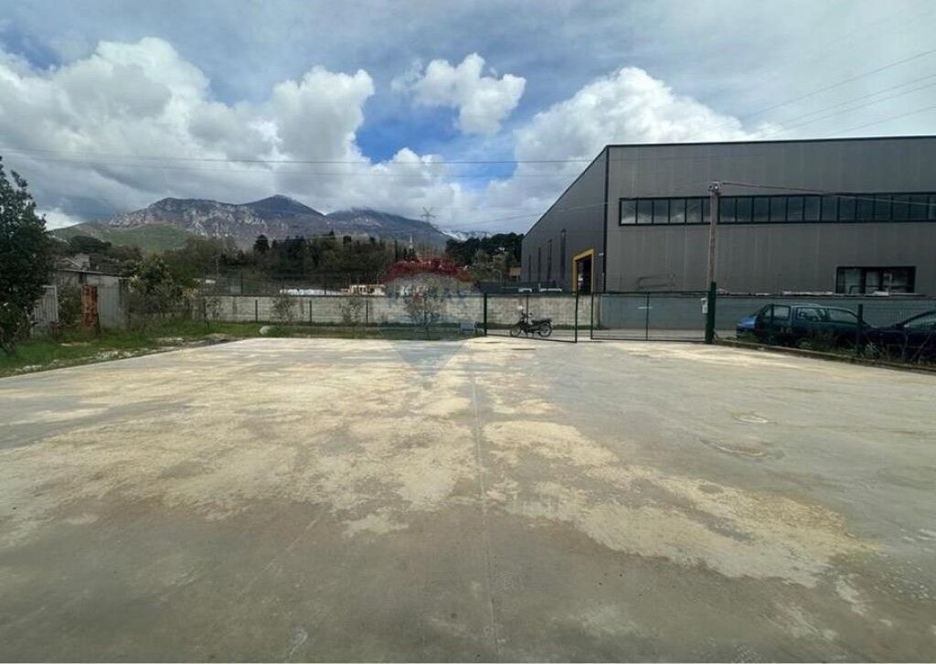 Magazinë/Kapanon - Për Qira - Rruga Myslym Keta ID: 530571009-68