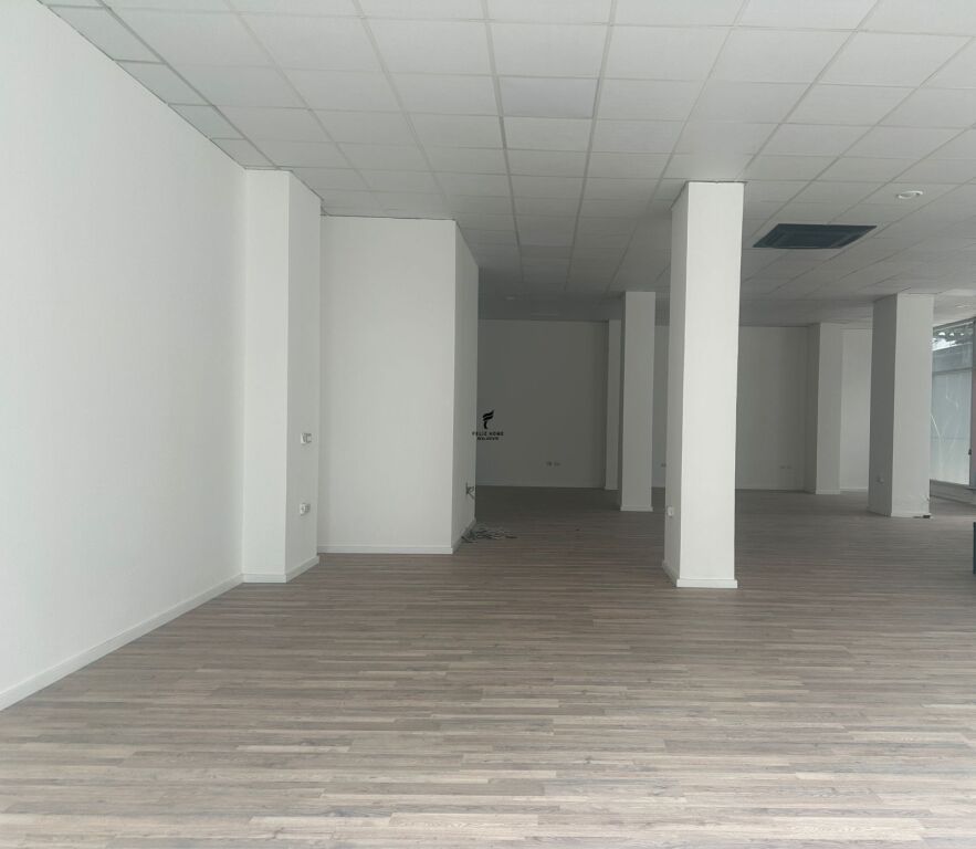 NEGOZIO IN AFFITTO 172,5 M2 STAZIONE FERROVIARIA 2.600 EURO FH-66253