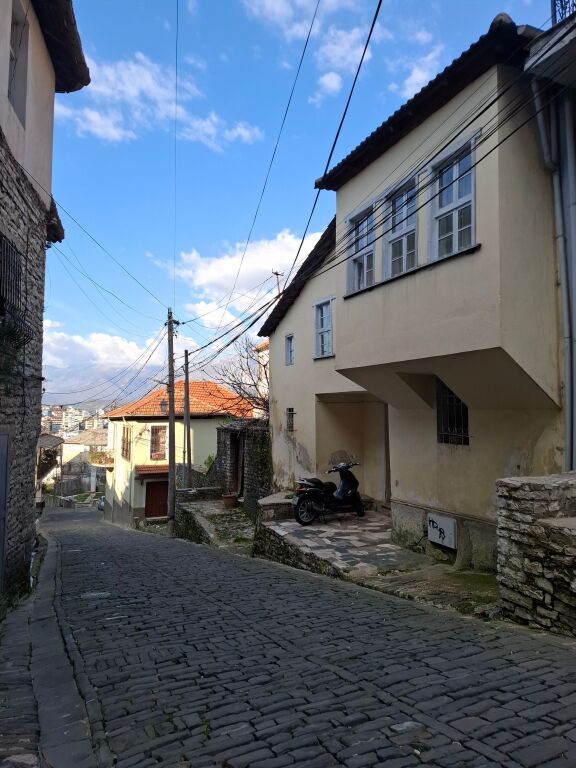 PRIVATE HOUSE FOR SALE VAROSH GJIROKASTER