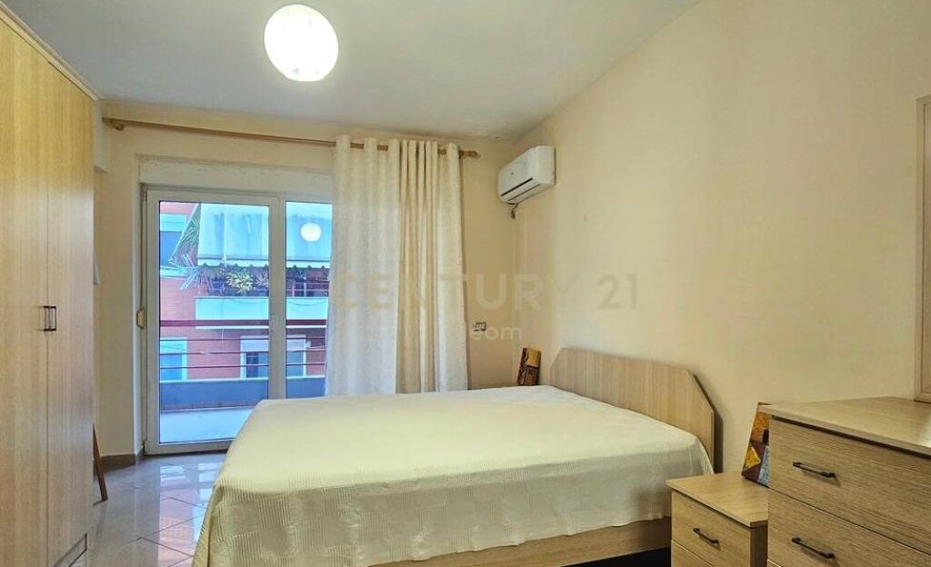 Apartament 2+1+2+ Post Parkimi , Liqeni i Thate