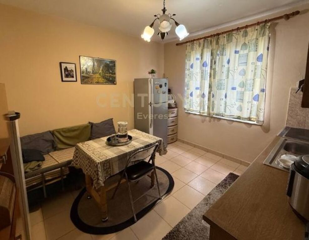 VENDESI APPARTAMENTO 3+1