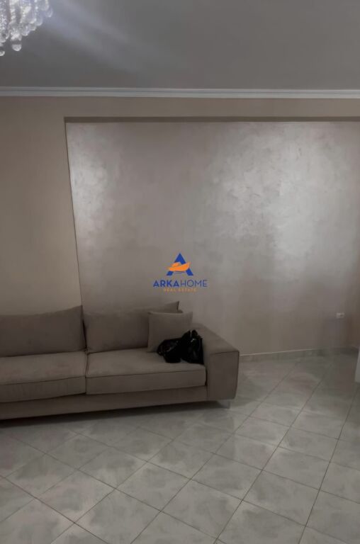 AFFITTASI APPARTAMENTO 2+1+BALCONE "MISTO MAME" 60.000 LEKE