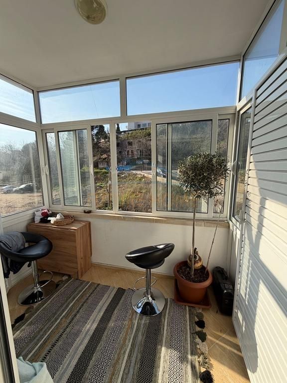 Shitet apartament 2+1+2 , Fresku tek shkolla 17 shkurti