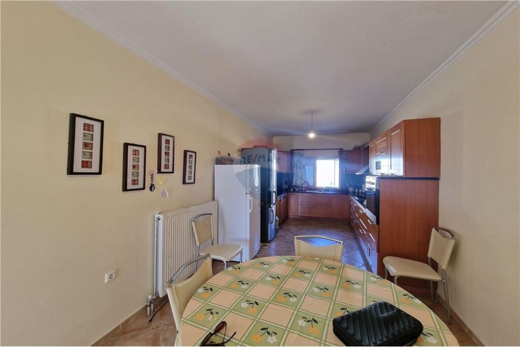 Apartament Ekskluziv 3+1+2 + Verandë në Shitje