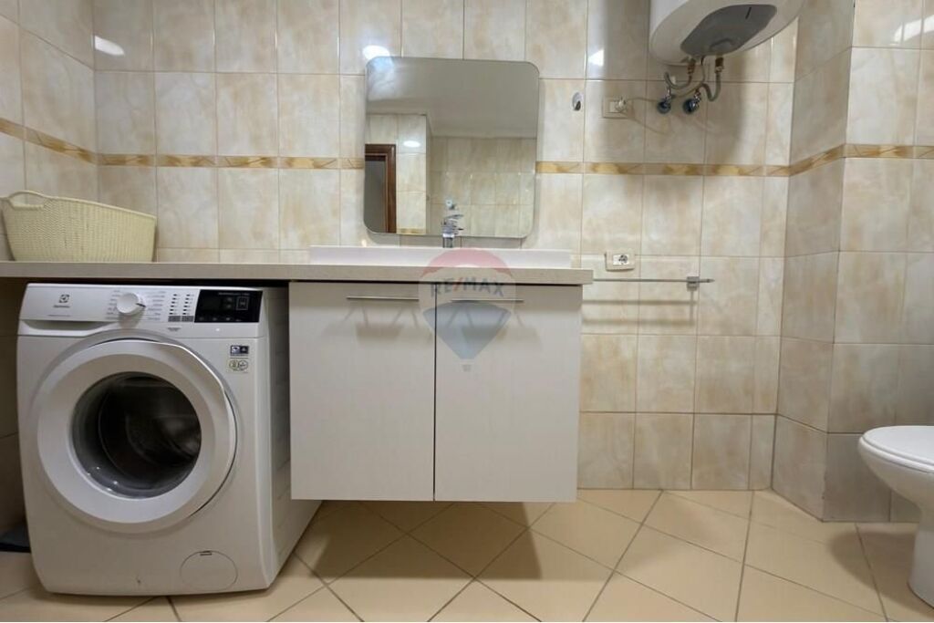 2+1 apartment for rent at Zogu i Zi