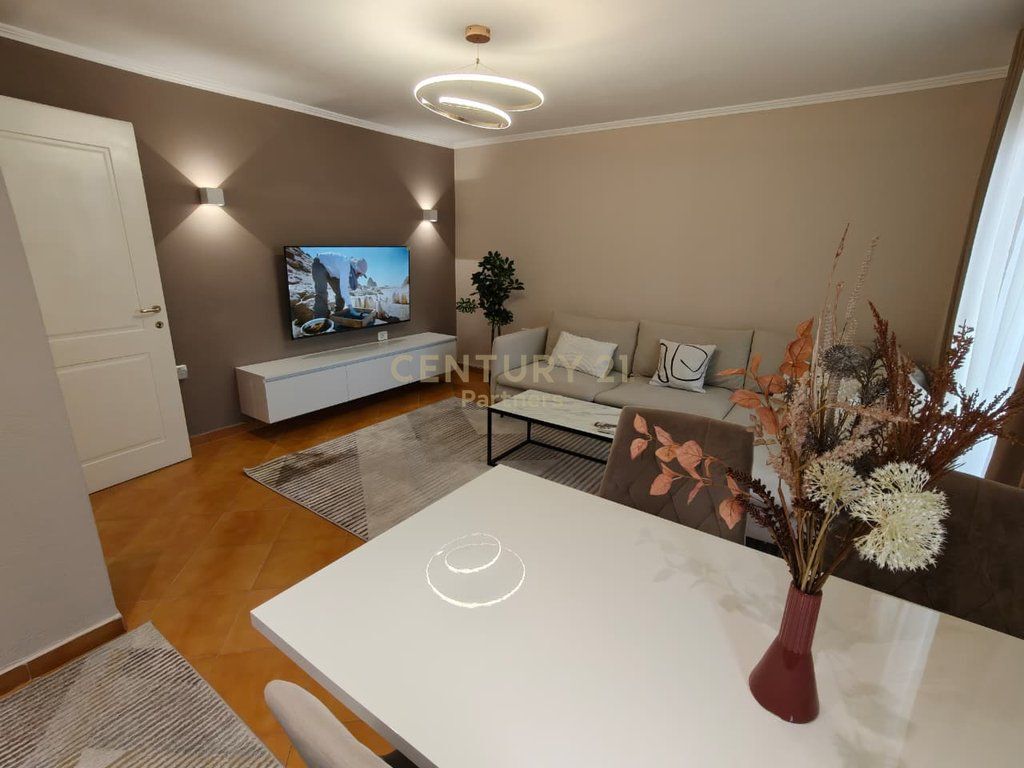 VENDESI APPARTAMENTO 1+1 – VIA DIBRES, TIRANA
