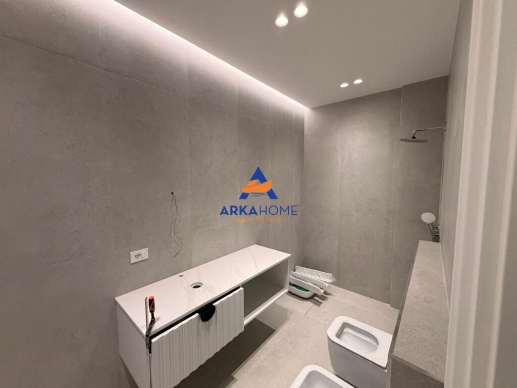 FOR RENT APARTMENT 3+1+2 BALCONIES FOR RESIDENTIAL/OFFICE "IN BLLOK" 4000 EURO (NEGOTIABLE)