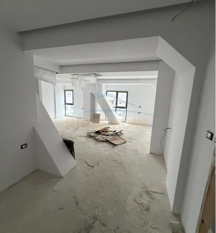 For sale, Apartment 1+1, Square 21, Tirana